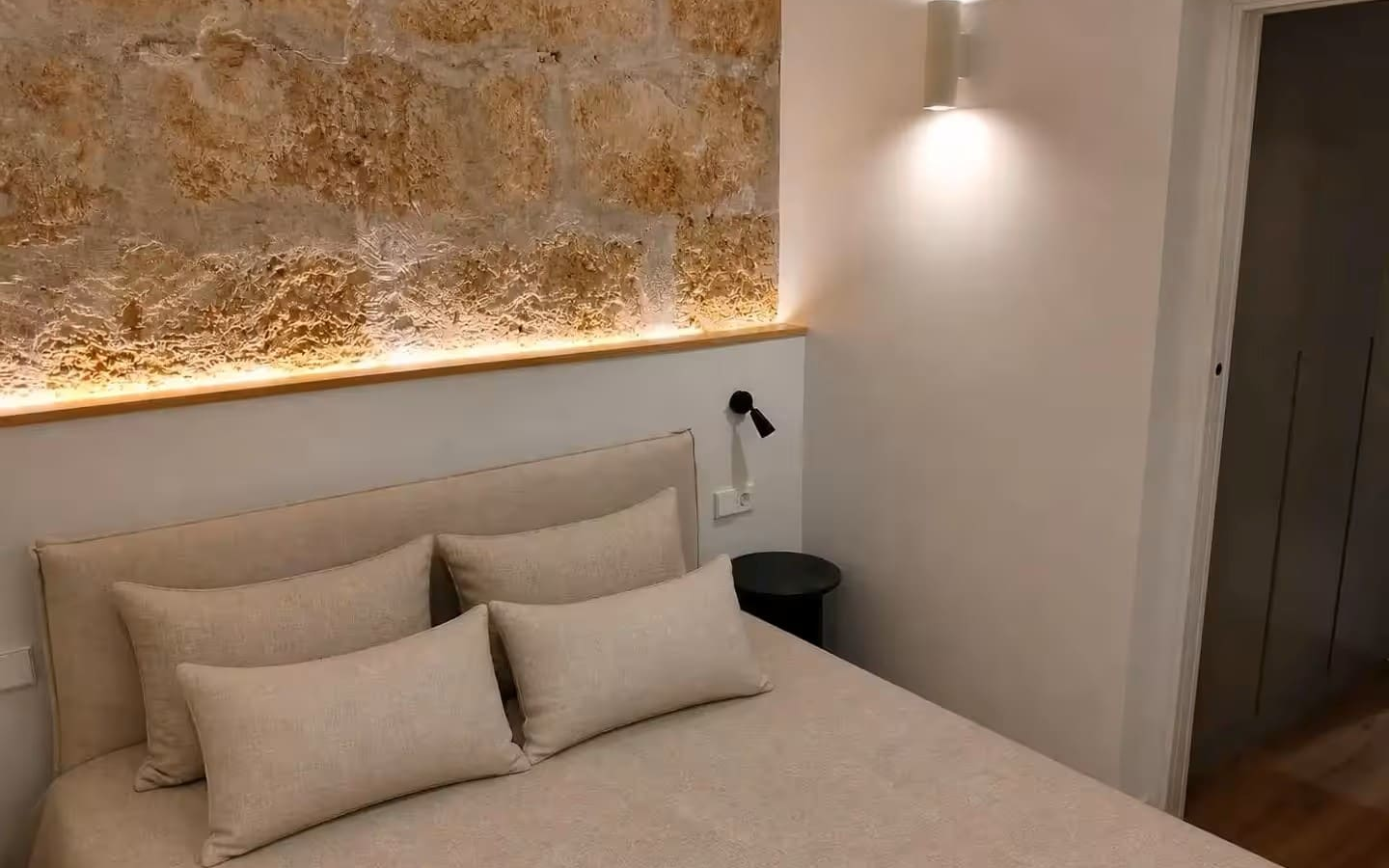 2-bedroom Apartment In Palma De Mallorca, Spain (62 M²)