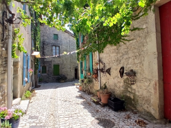 3-bedroom House In Olonzac, France (145 M²)