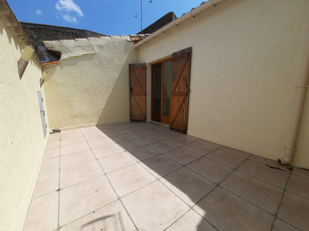 3-bedroom House In Thezan Les Beziers, France (82 M²)