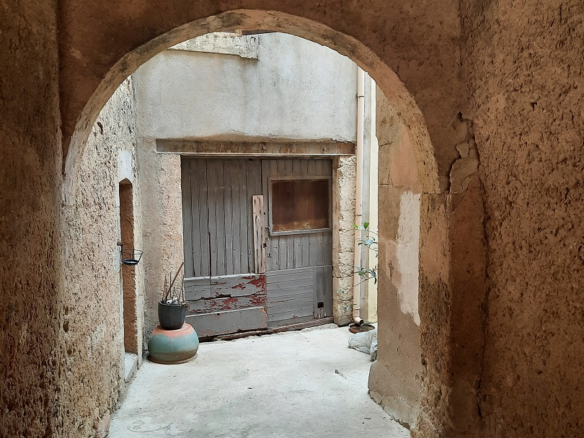 3-bedroom House In Thezan Les Beziers, France (82 M²)