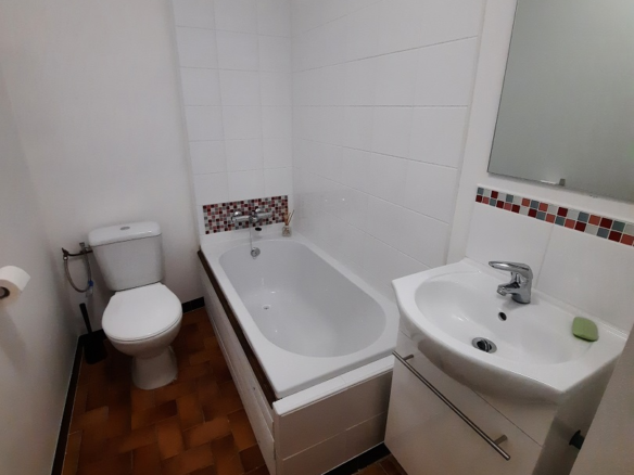 3-bedroom House In Thezan Les Beziers, France (82 M²)