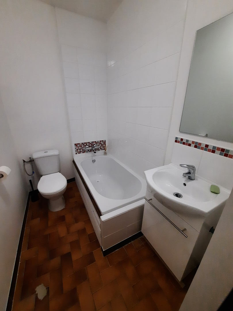 3-bedroom House In Thezan Les Beziers, France (82 M²)