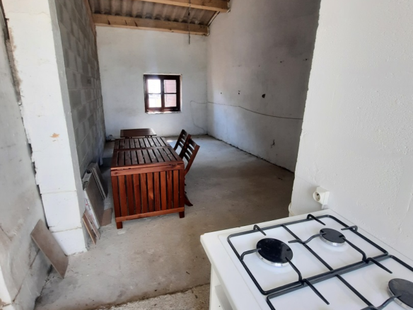3-bedroom House In Thezan Les Beziers, France (82 M²)