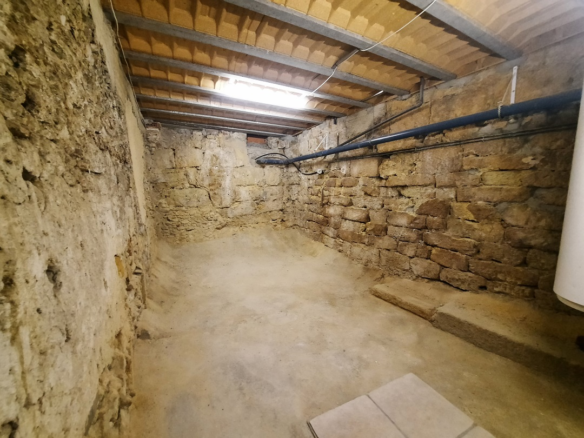 3-bedroom House In Thezan Les Beziers, France (82 M²)