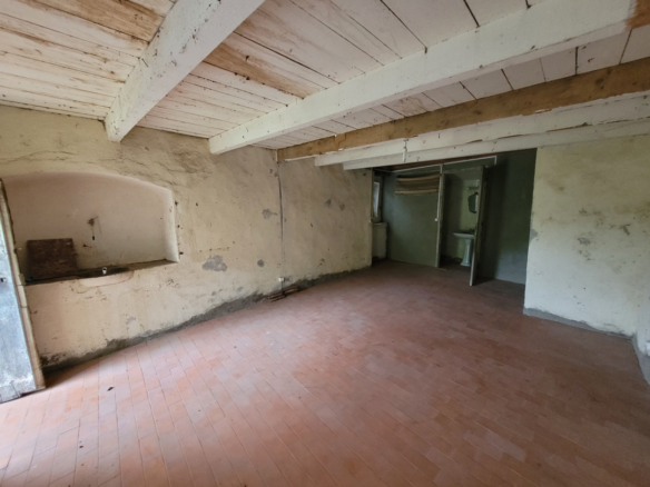 2-bedroom House In Saint Pons De Thomieres, France