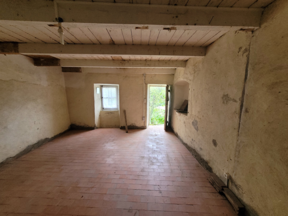 2-bedroom House In Saint Pons De Thomieres, France