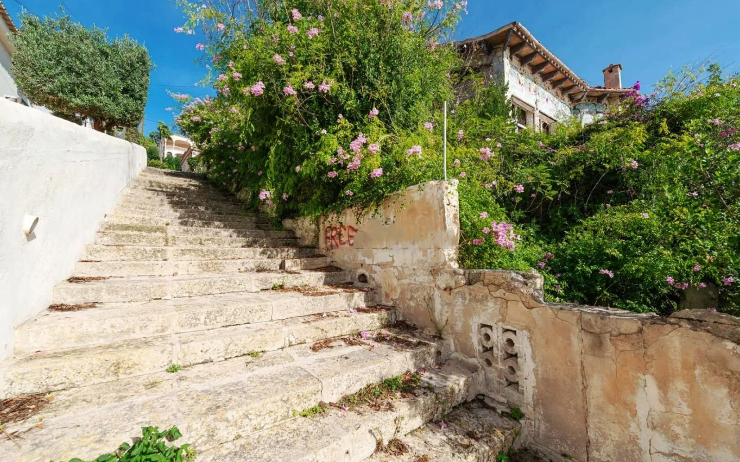 5-bedroom Villa In Alcúdia, Spain (361 M²)