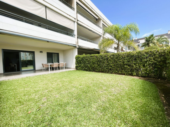 2-bedroom Apartment In Jávea, Spain (102 M²)