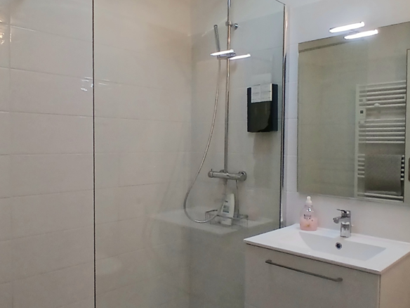 2-bedroom House In Lamalou Les Bains, France (56 M²)