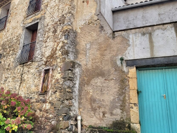 2-bedroom House In Autignac, France (73 M²)