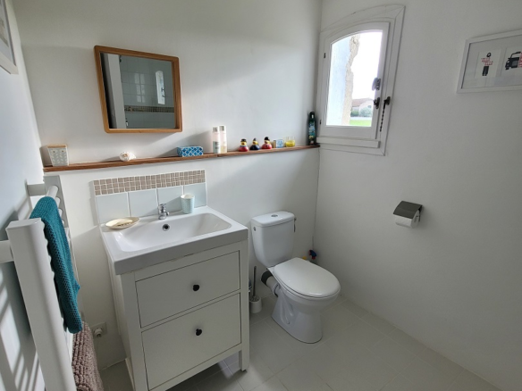 2-bedroom House In Autignac, France (73 M²)