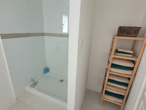 2-bedroom House In Autignac, France (73 M²)