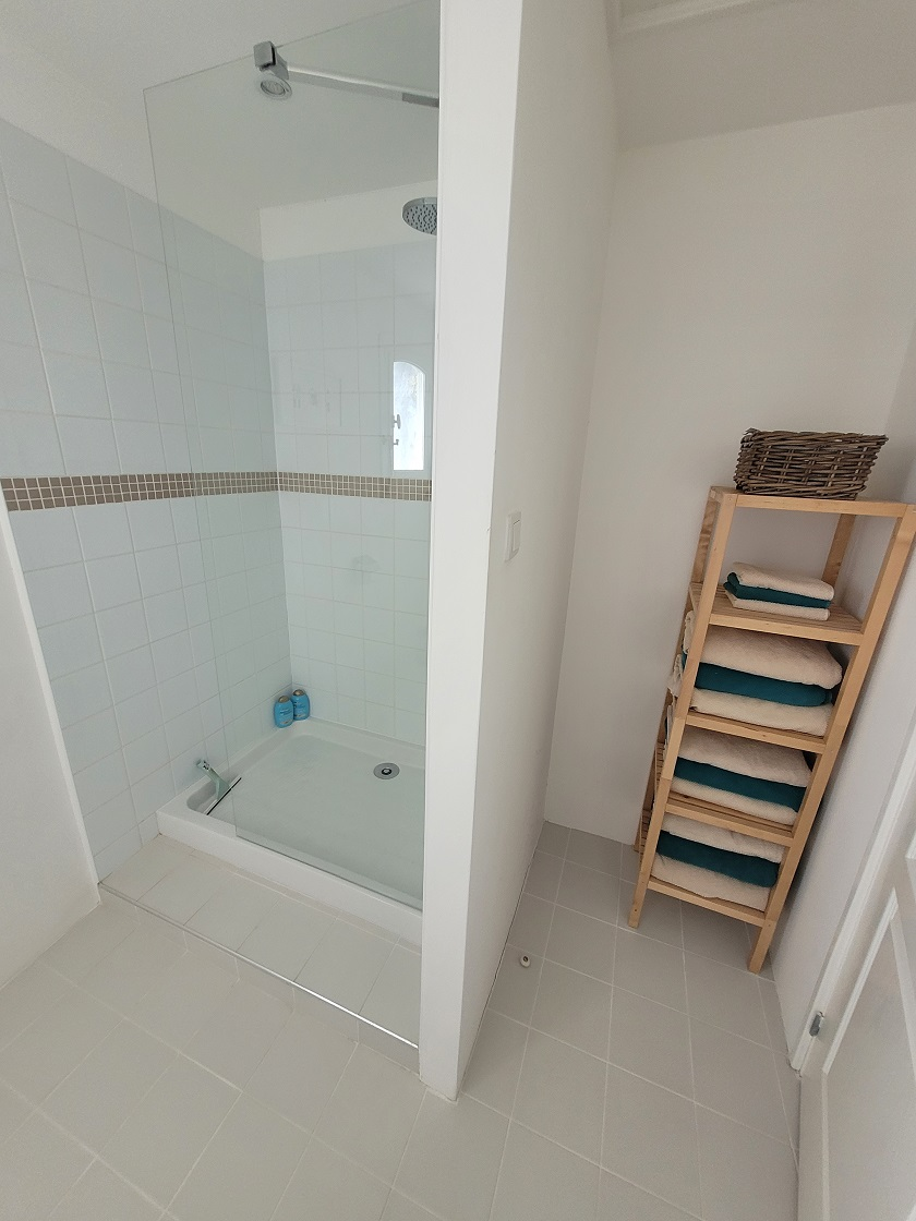 2-bedroom House In Autignac, France (73 M²)
