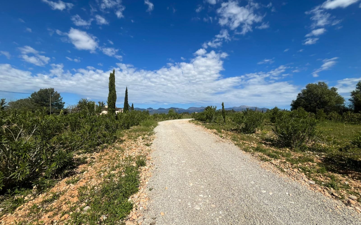 Land In Sencelles, Spain (327 M²)