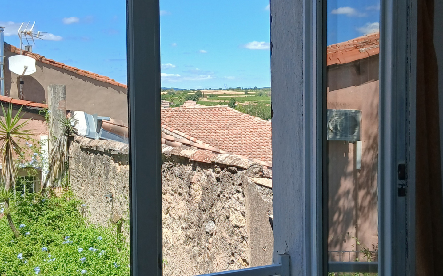 2-bedroom House In Magalas, France (53 M²)