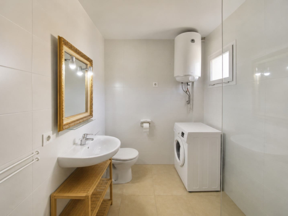 1-bedroom Apartment In Palma De Mallorca, Spain (70 M²)