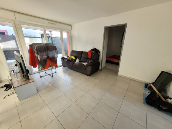 1-bedroom Apartment In Serignan, France (40 M²)