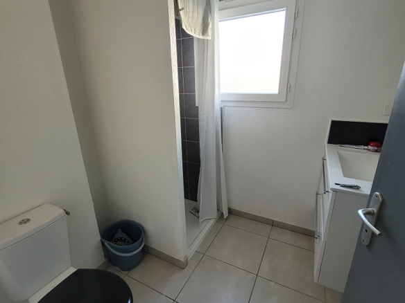 1-bedroom Apartment In Serignan, France (40 M²)