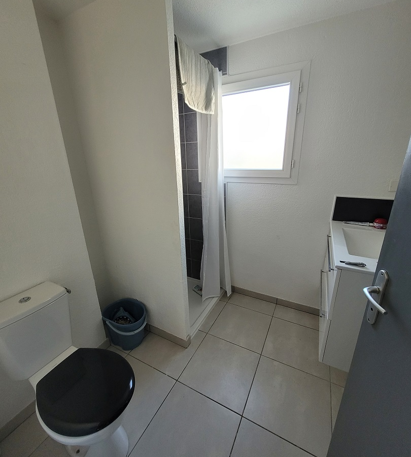 1-bedroom Apartment In Serignan, France (40 M²)