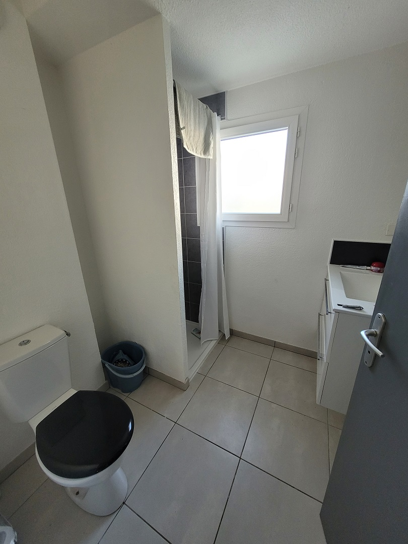 1-bedroom Apartment In Serignan, France (40 M²)