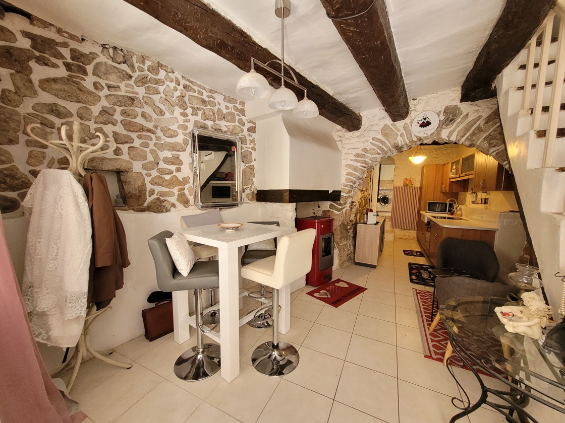 2-bedroom House In Saint Genies De Fontedit, France (90 M²)