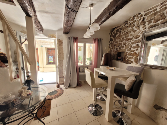 2-bedroom House In Saint Genies De Fontedit, France (90 M²)