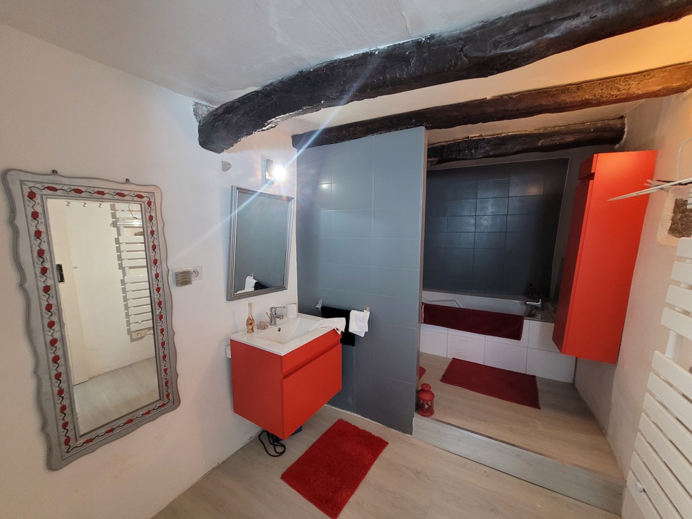 2-bedroom House In Saint Genies De Fontedit, France (90 M²)