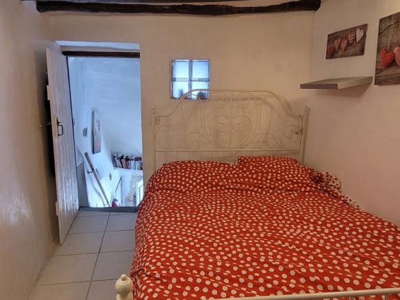 2-bedroom House In Saint Genies De Fontedit, France (90 M²)