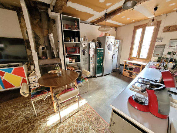 2-bedroom House In Autignac, France (110 M²)