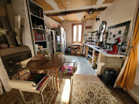 2-bedroom House In Autignac, France (110 M²)