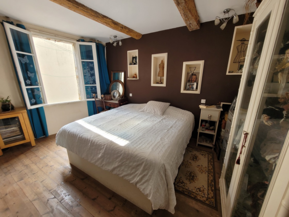 2-bedroom House In Autignac, France (110 M²)