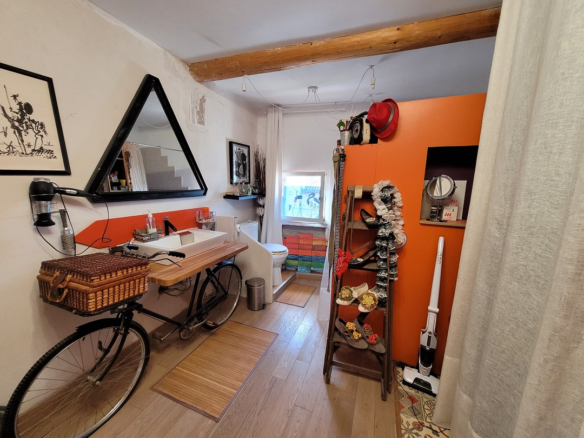 2-bedroom House In Autignac, France (110 M²)