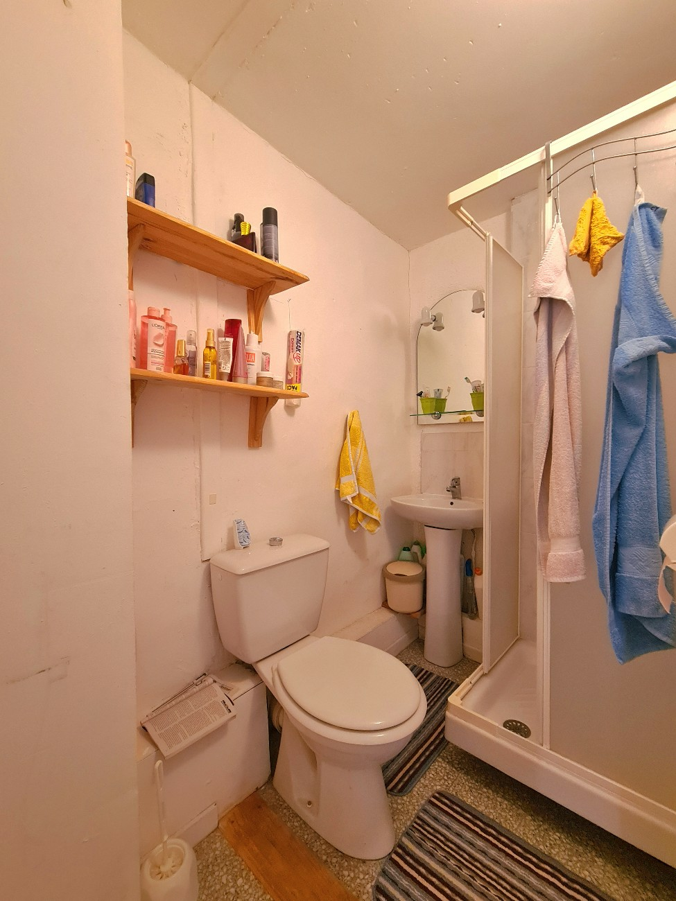 4-bedroom House In Autignac, France (70 M²)