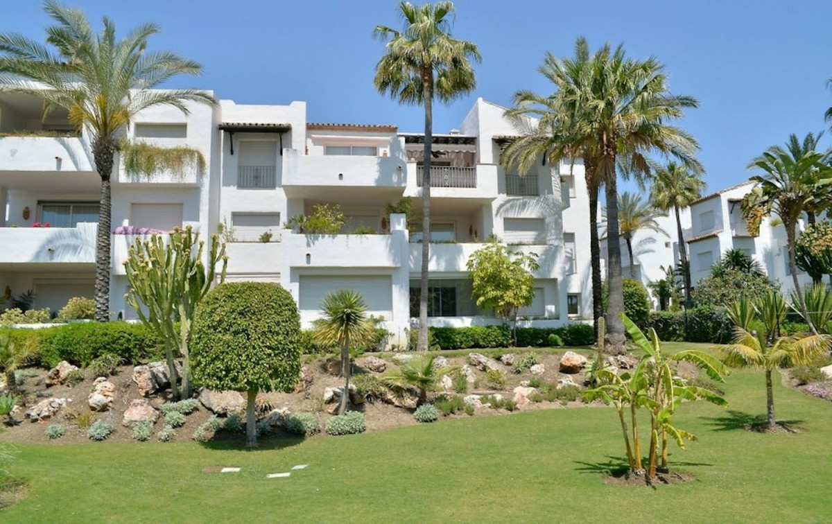 3-bedroom Apartment In Costalita, Spain (188 M²)