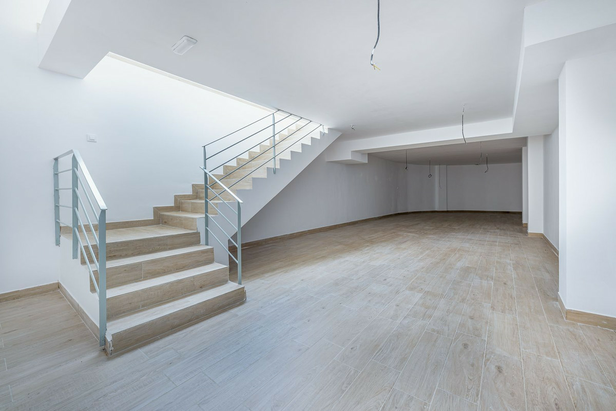 Property In Cancelada, Spain (174 M²)