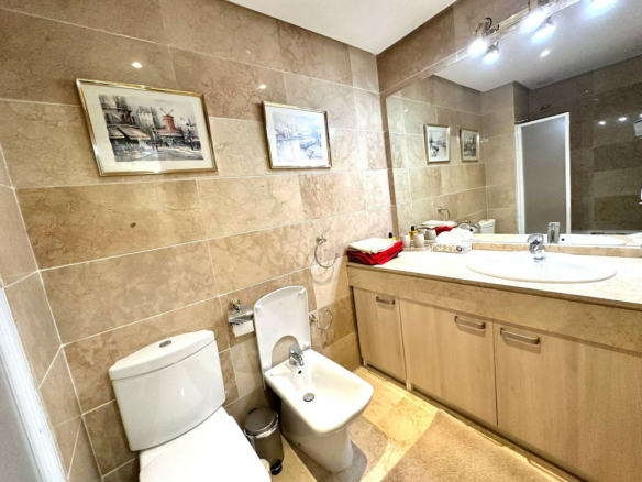 4-bedroom Apartment In The Golden Mile, Spain (132 M²)