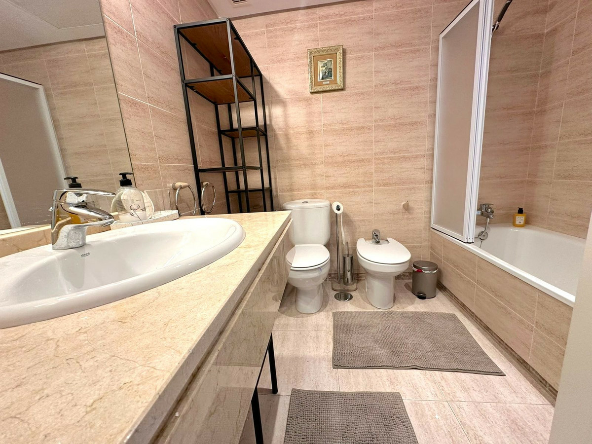 4-bedroom Apartment In The Golden Mile, Spain (132 M²)