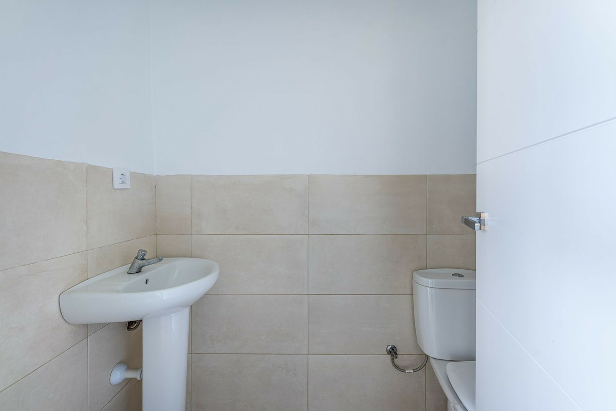 Property In Cancelada, Spain (174 M²)
