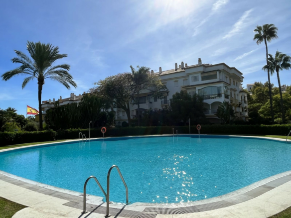 4-bedroom Apartment In The Golden Mile, Spain (132 M²)