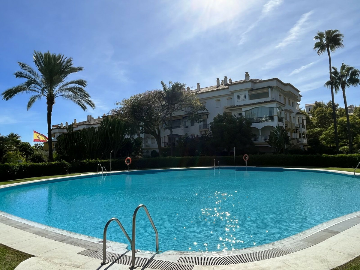 4-bedroom Apartment In The Golden Mile, Spain (132 M²)