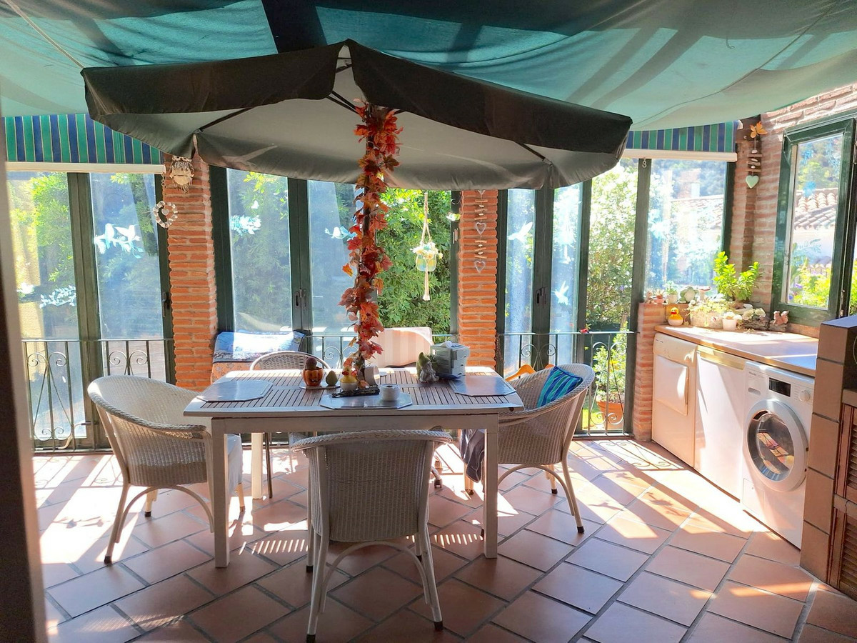 2-bedroom House In Benahavís, Spain (96 M²)