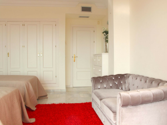 4-bedroom Apartment In Nueva Andalucía, Spain (202 M²)