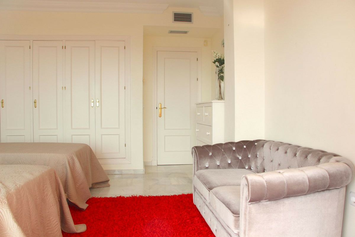 4-bedroom Apartment In Nueva Andalucía, Spain (202 M²)