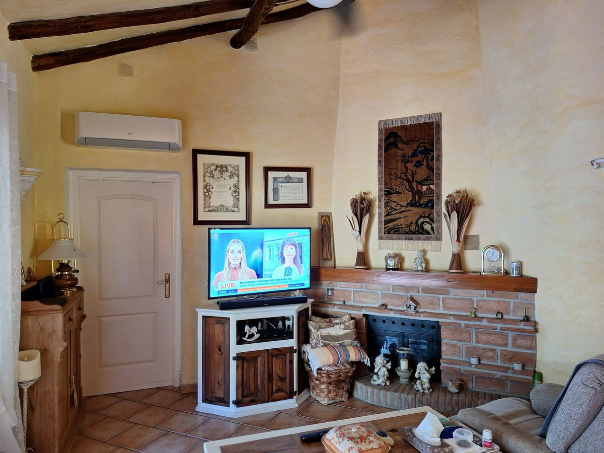 2-bedroom House In Benahavís, Spain (96 M²)