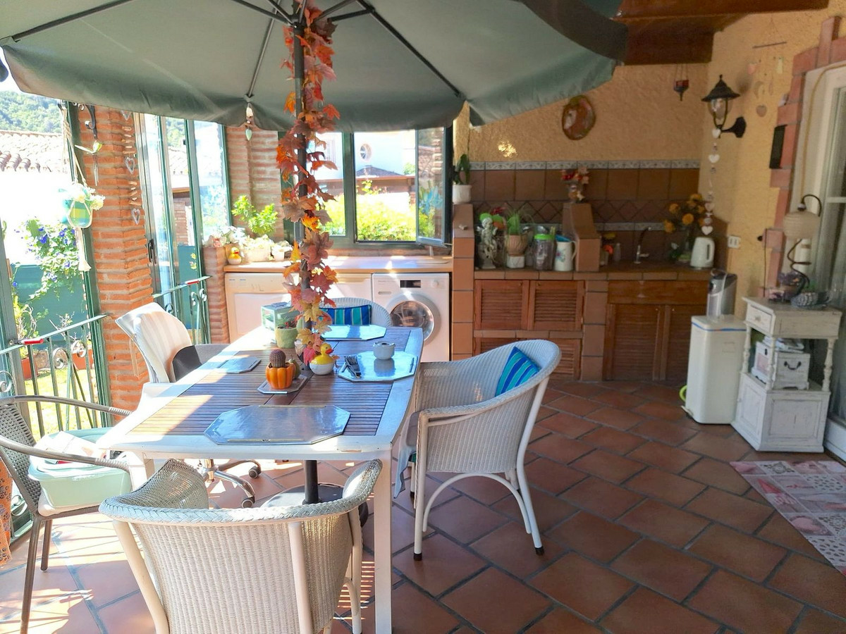 2-bedroom House In Benahavís, Spain (96 M²)
