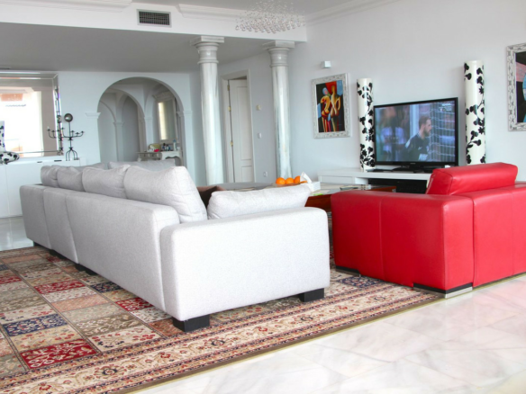 4-bedroom Apartment In Nueva Andalucía, Spain (202 M²)