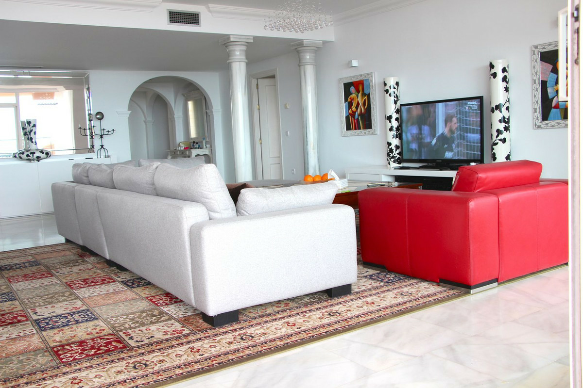4-bedroom Apartment In Nueva Andalucía, Spain (202 M²)