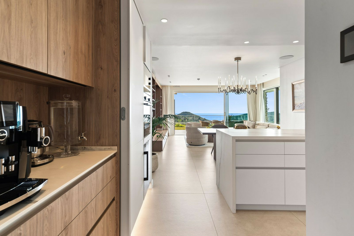 3-bedroom Apartment In Ojén, Spain (157 M²)