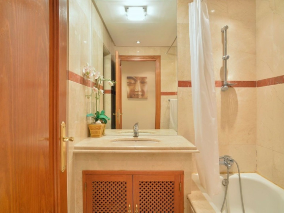 3-bedroom Apartment In Costalita, Spain (188 M²)