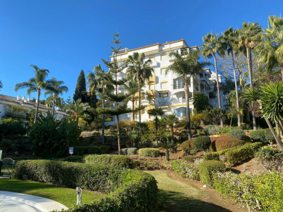 4-bedroom Apartment In The Golden Mile, Spain (132 M²)